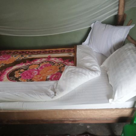 Lake Lyantonde Eco Campsite Original Fort Portal Eksteriør bilde